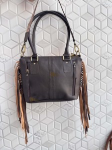 Bolso de hombro de cuero genuino hecho a mano, estilo bohemio gitano, con flecos y adornos hechos a mano, de piel de vaca, estilo western, para mujer. Última llegada. - Product Image 3