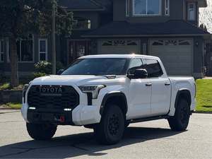 Camioneta Tundra TRD Híbrida Usada 2023, Tamaño Completo, 4x4, Cabina Doble - Product Image 5