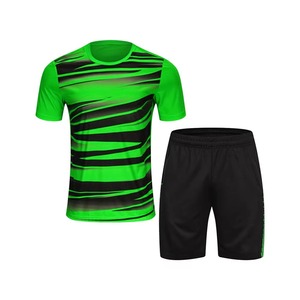 Conjunto de Uniforme de Tenis de Secado Rápido Premium, Camiseta y Pantalones Cortos Personalizados para Hombre con Logotipo Personalizado para un Rendimiento Mejorado - Product Image 3
