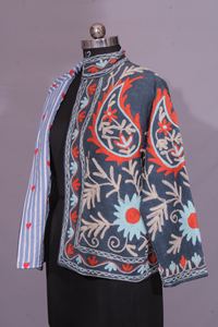 Veste Suzani TNT brodée à la main – Manteau artisanal à motifs Paisley pour les fêtes, les mariages et les occasions festives. - Product Image 2