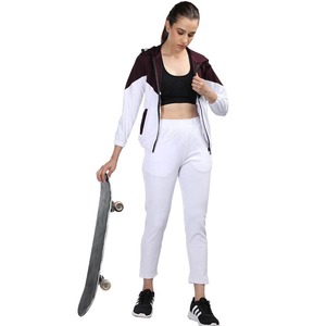 Ensemble de 3 pièces pour femmes, haut de maillot de bain à manches longues, soutien-gorge de sport, short taille haute, tenue de sport - Product Image 4