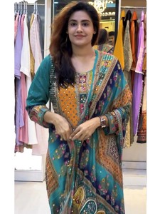 Conjunto de Salwar Kameez Tradicional de Muselina para Mujer, Estampados Florales Vibrantes, Corte Regular, Largo Regular, Ropa Casual para Fiestas, India, Pakistán - Product Image 2