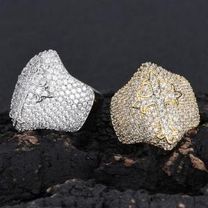 Bague Couronne Homme en Argent 925 Sertie de Diamants de Laboratoire, Bijou de Luxe Audacieux et Tendance, Cadeau Idéal pour Homme - Product Image 6