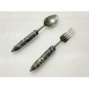 Juego de 2 tenedores de acero inoxidable con mango de resina epoxi para bodas, eventos, restaurantes, juego de accesorios de cocina elegantes hechos a mano - Product Image 1