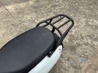 Porte-bagages arrière tubulaire moderne en acier noir mat durable M-Biker VinFast Motio pour accessoires de scooter électrique