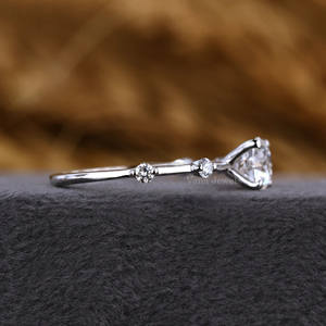 Anello regalo con diamante di fidanzamento con stave e distensione con cornice 14K anello in oro bianco massiccio con montatura classico anello regalo di nozze - Product Image 3