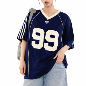 Maillot de football américain tendance 2026 en mélange de coton premium, bleu marine, pour femme, coupe oversize, col en V, avec bandes contrastantes, services OEM - Product Image 5