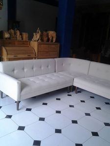 Los sofás indonesios están hechos con estructuras de madera resistentes, esponjas suaves y una tapicería hermosa. Embellece tu sala de estar. - Product Image 2