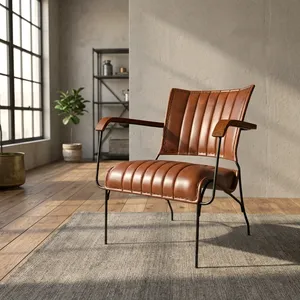 Fauteuil vintage en cuir marron avec assise capitonnée, accoudoirs en bois, structure en métal noir, chaise longue relaxante - Product Image 1