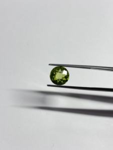 Pierre précieuse péridot naturelle ronde à facettes, olive, calibrée pour la fabrication de bijoux, de 3 mm à 10 mm - Product Image 4