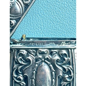 Étui à allumettes vintage en aluminium avec motif floral gravé, durable pour usage domestique - Product Image 4