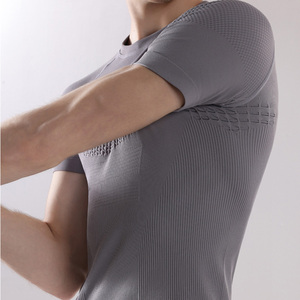 T-shirt de compression à coupe ajustée pour hommes, t-shirt de sport extensible, à séchage rapide, respirant, haut de gamme pour la musculation et la salle de sport - Product Image 3