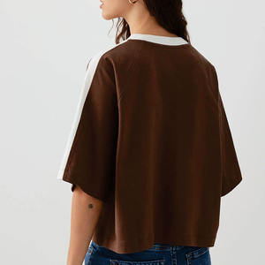 T-shirt de style maillot de football américain pour femme, coupe courte et ample, en mélange de coton, avec impression de numéro personnalisée, fabricant OEM en gros - Product Image 2