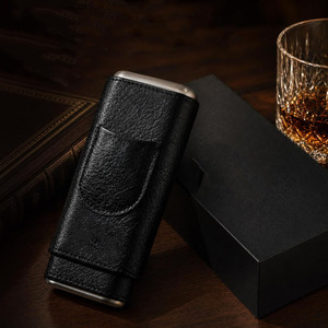 Estuche de cuero ejecutivo para cigarros con organizador integrado y cortador integrado para profesionales que buscan cigarros de primera calidad. - Product Image 4