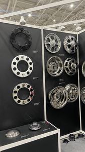 Anillo Protector de Cubierta de Rueda para Camión/Autobús de Acero Inoxidable 225 T304 con Acabado Pulido de Centro Abierto y 3 Soportes - Product Image 5