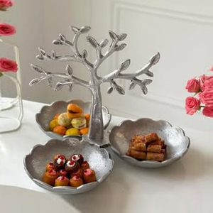 Élégante coupelle en métal doré à motif d'arbre, trois compartiments, idéale pour la décoration festive de la maison et les cadeaux, vaisselle de luxe - Product Image 5