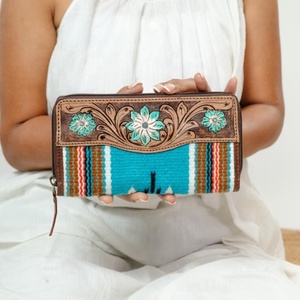 Nueva mano occidental Tooled cuero sillín manta cartera mujer estilo Azteca monedero tallado a mano cuero multiusos carteras regalo para ella - Product Image 1