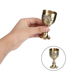 Copa de Vino Vintage de Latón con Diseño Floral de Rosas en Relieve, Cáliz Metálico Decorativo, Copa para Beber, Decoración de Mesa, Regalo - Product Image 6