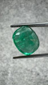 Émeraude naturelle zambienne certifiée GIA de 4,26 carats, taille coussin, pierre précieuse verte lâche 9,10x10,60 mm, Jai Narayan Gems pour bague ou pendentif - Product Image 2