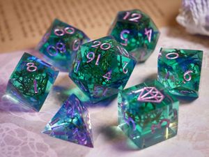 Juego de Dados de Resina Hechos a Mano al por Mayor para Tiendas de Juegos, Jugadores de DND, Comunidades de RPG, Juegos de Fantasía y Regalos - Product Image 6