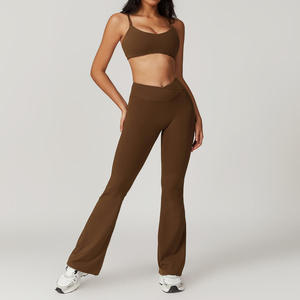 Ensemble de yoga 2 pièces bleu clair, haut court à col rond, short taille haute, sans couture, en spandex et polyester, vêtements de sport - Product Image 2