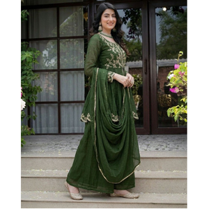 Traje Anarkali Verde Bordado para Mujer con Dupatta de Red, Ropa para Actuaciones en Escenario - Product Image 2
