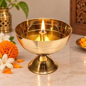 ตะเกียงน้ำมันทองเหลืองอัคฮานด์จโยติขนาด 2.5 นิ้ว จาก Pure Source India สำหรับพิธีบูชา วัดบ้าน วัดประจำบ้าน เทศกาลวิจิลัย และเทศกาลดูเซรา - Product Image 1