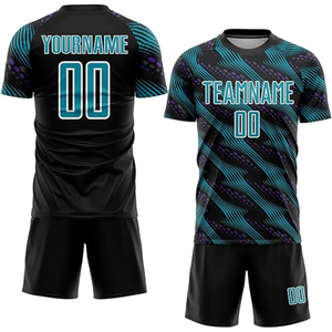 Tenue de football personnalisée pour jeunes, kit d'équipe junior par sublimation, vêtements de performance professionnels, tendance du marché USA et Europe, modèle haut de gamme - Product Image 4