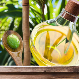 100% Pure huile de Neem Carrier pressée à froid pour les soins de la peau et de qualité pharmaceutique Disponible au mieux et à des tarifs compétitifs taille du paquet 25 kg - Product Image 2