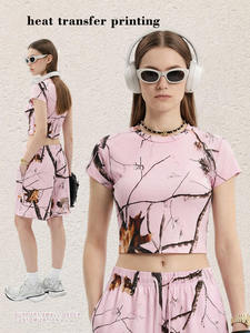 Crop top à imprimé camouflage rose pour femme, manches courtes, col rond, coupe ajustée, t-shirt décontracté, respirant, en coton tricoté, écologique - Product Image 5