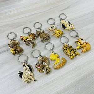 Porte-clés en bois sculpté à la main, breloques animales écologiques et imperméables pour les fêtes, fabriqués au Vietnam - Product Image 5
