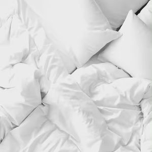 Juego de ropa de cama de algodón orgánico GOTS de alta calidad de cuatro piezas 400TC patrón sólido artículo caliente transpirable comercial de Vietnam - Product Image 1