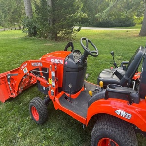Tracteur agricole Kubota BX1880 à roues, 70 CV, 4 roues motrices, transmission par engrenages, machine agricole compacte - Product Image 2