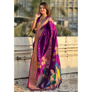 Sari de Seda Paithani de Primera Calidad con Zari Color Vino y Gudi Tejido para Gudi Padwa, Ropa India y Pakistaní - Product Image 2