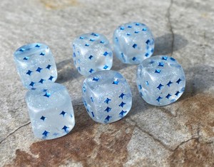 Dés en résine aux couleurs uniques pour les jeux de table, les jeux de rôle, les activités et les passionnés de jeux. - Product Image 4