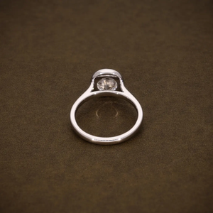 Anillo de compromiso con diamante redondo brillante certificado VVS2, creado en laboratorio, con engaste de bisel, anillo solitario de diamante, oro amarillo, blanco y rosa de 18 quilates - Product Image 4