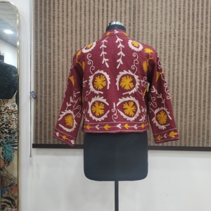 Chaqueta Corta de Mujer con Cuello Mandarín, Bordado Floral a Mano, Tejido de Algodón, Estilo Boho, Invierno, Acabado en Algodón - Product Image 5