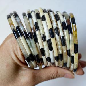 Brazaletes de cuerno de búfalo de la mejor calidad para mujeres y niñas, ideales para bodas y fiestas, buen precio, artesanía natural. - Product Image 2
