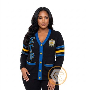 Tresors grecs – Pull personnalisé Sigma Gamma Rho pour femme, en laine/acrylique respirant à séchage rapide, avec appliques brodées et col en V - Product Image 4