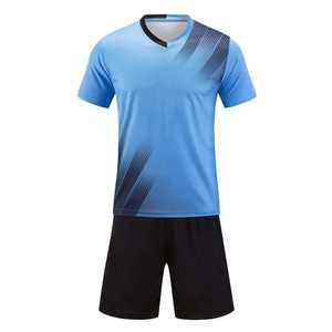 Ensemble de maillots de football OEM bleu dégradé personnalisé, best-seller, 100% polyester, imprimé par sublimation, maille respirante, séchage rapide, écologique - Product Image 1