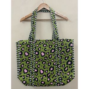 Bolso Tote Acolchado de Algodón con Estampado de Leopardo Verde, Bolso de Compras Abierto, para Uso en Todas las Estaciones - Product Image 1