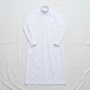 Qamis Homme en Coton Modeste à Manches Longues Coupe Ample Robe Islamique Couleur Unie Légère Robe de Prière Personnalisable OEM - Product Image 4