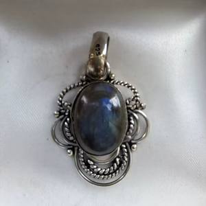 Pendentif vintage en argent sterling et labradorite, bijou artisanal en pierre précieuse, design élégant pour femme, vente en gros, export - Product Image 1