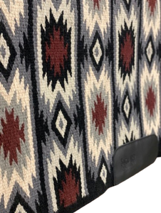 Couverture de selle traditionnelle en laine tissée à la main pour l'équitation western, idéale pour le matériel de cowboy, le travail à la ferme, les sorties sur sentier et les compétitions équestres. - Product Image 3