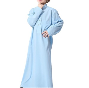 Qamis bleu clair à manches longues et col montant pour garçons, Jubbah islamique, Robe musulmane modeste longue jusqu'au sol pour enfants - Product Image 1