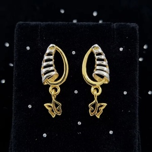 Boucles d'oreilles pendantes en alliage plaqué or avec breloque papillon et perle d'imitation, bijoux tendance unisexe pour mariage/fête - Product Image 3