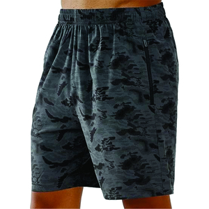 Shorts de sport pour homme, camouflage rouge et noir, taille élastique, mi-longs, décontractés, respirants, en polyester imprimé - Product Image 1