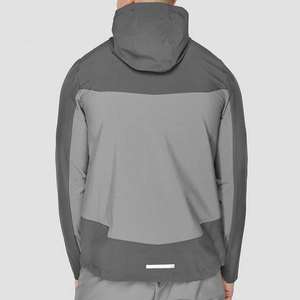 Conjunto de dos piezas de chaqueta y pantalones cortos con cremallera para hombre, personalizado al por mayor, reflectante, de nailon, cortavientos, chándal, chaqueta con capucha de nailon - Product Image 4