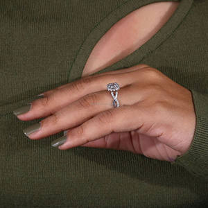 แหวนหมั้นเพชรแบบฮาโลที่เติบโตในห้องแล็บแหวนหมั้นแบบบิดที่เป็นเอกลักษณ์การจัดวางเป็นสีขาวทองทันสมัยของขวัญวันครบรอบแต่งงานใบรับรอง IGI - Product Image 6