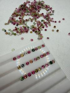 Tourmaline naturelle multicolore 3,5 mm, 85 carats, taille brillant, pierre extraite de la terre, effet de jeu de couleurs/feu pour la fabrication de bijoux sur mesure - Product Image 3
